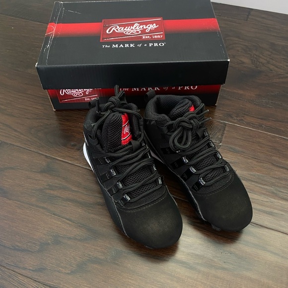 Baseball Shoes for Boys size 12 - Picture 1 of 8